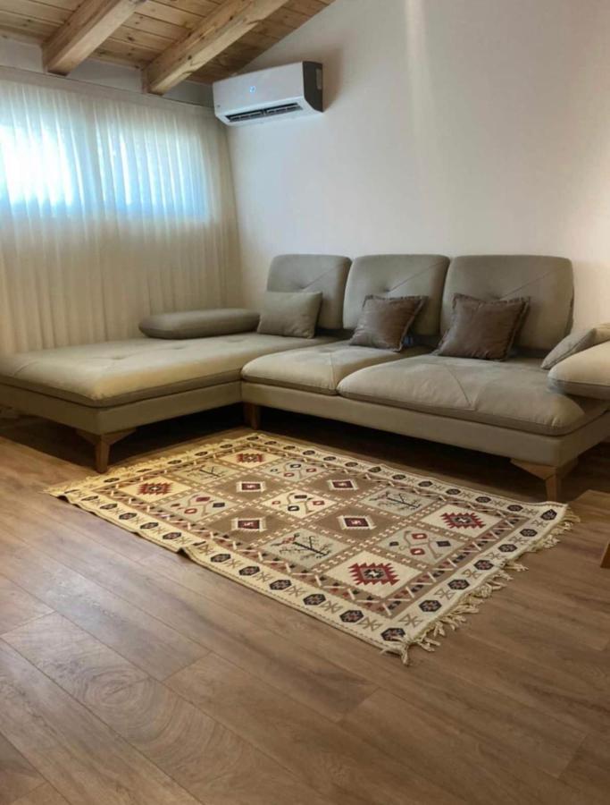 Lovely Loft 1-Bedroom In The Heart Of Tirana Kültér fotó