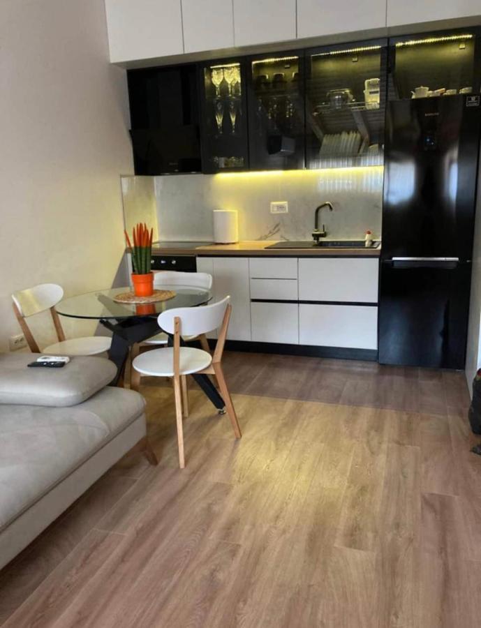 Lovely Loft 1-Bedroom In The Heart Of Tirana Kültér fotó