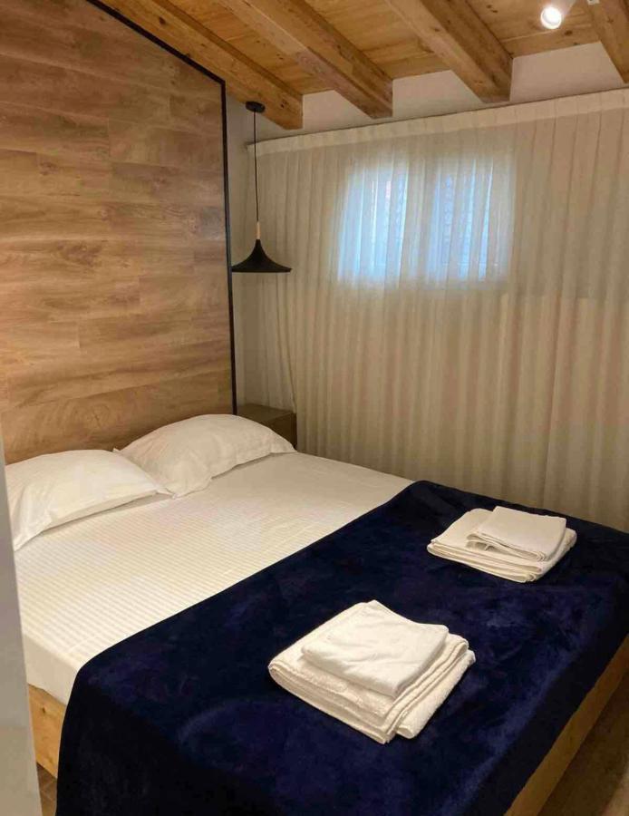 Lovely Loft 1-Bedroom In The Heart Of Tirana Kültér fotó